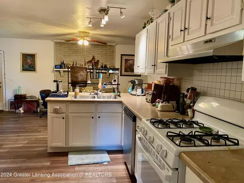 Kitchen - 4001 Thackin Dr, Lansing, MI 48911 photo 5 of 5