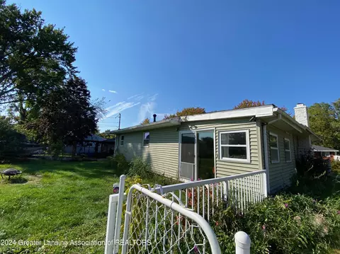Exterior - 4001 Thackin Dr, Lansing, MI 48911 photo 5 of 7