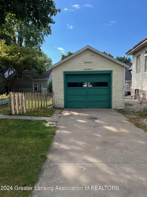 Exterior - 309 S Pleasant St, Belding, MI 48809 photo 2 of 5
