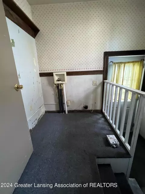 Entry Way - 309 S Pleasant St, Belding, MI 48809 photo 3 of 3