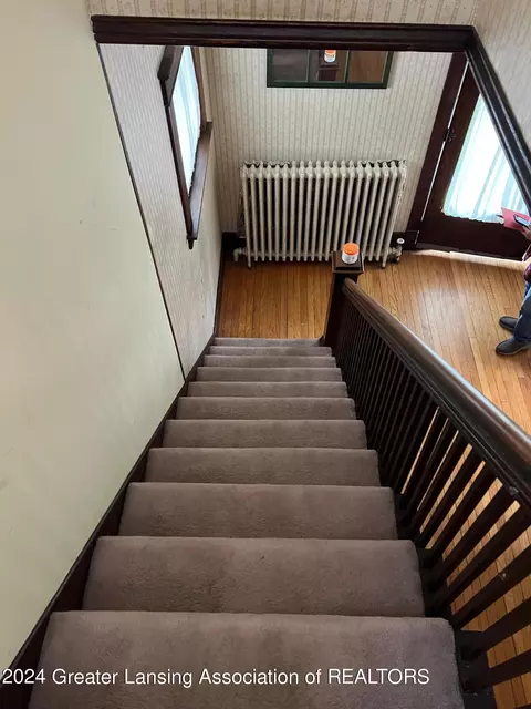 Entry Way - 309 S Pleasant St, Belding, MI 48809 photo 2 of 3