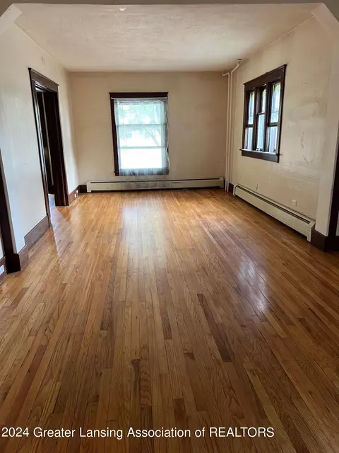 Living - 309 S Pleasant St, Belding, MI 48809 photo 2 of 7