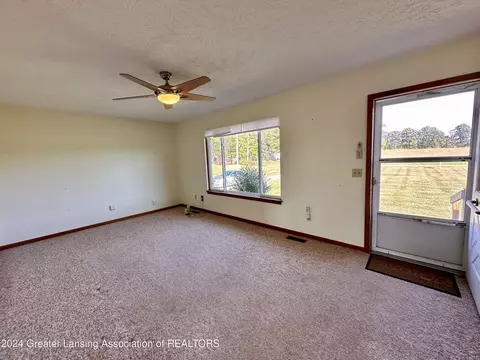 Living - 4865 Knapp St, Dimondale, MI 48821 photo 1 of 2