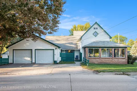 318 S Shiawassee St, Corunna, MI 48817