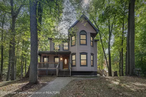 3030 Island Hwy, Charlotte, MI 48813