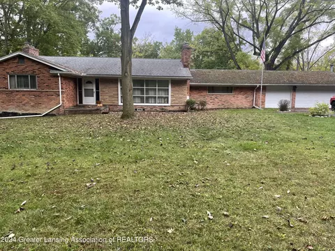 29770 Woodland Dr, Southfield, MI 48034