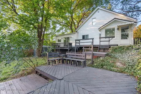 709 Sadie Ct, Lansing, MI 48906