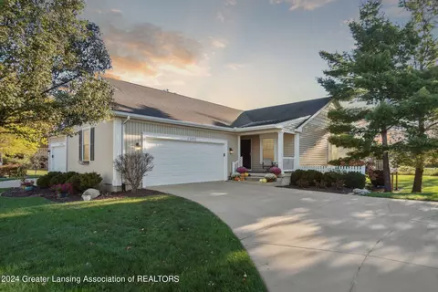 15033 Classic Dr, Bath, MI 48808