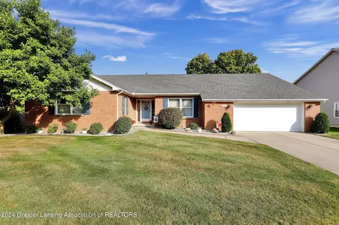 6000 Stoney Point Dr, Lansing, MI 48917