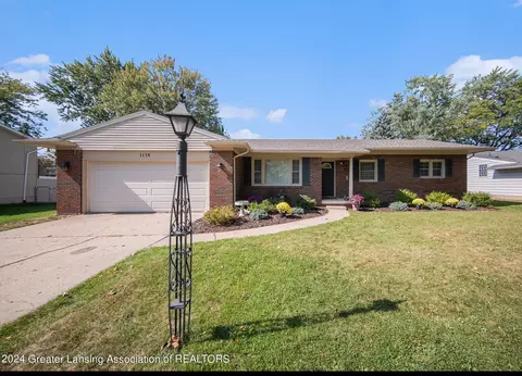 1138 Bennington Dr, Lansing, MI 48917
