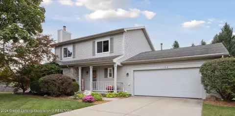1102 Wolf Run Dr, Lansing, MI 48917