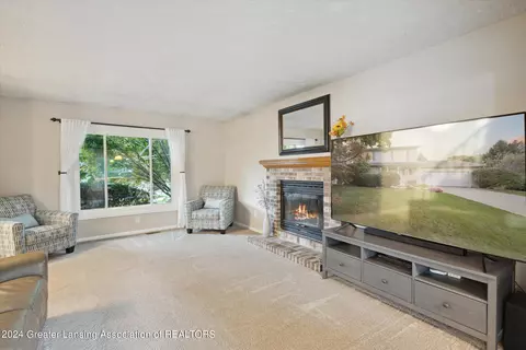 1102 Wolf Run Dr, Lansing, MI 48917 photo 7
