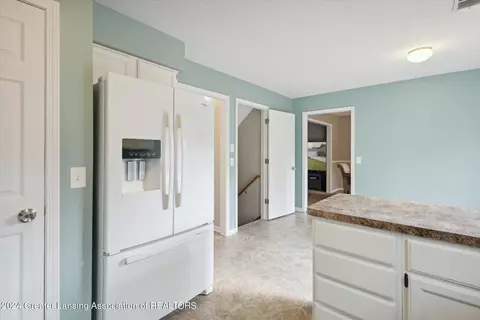 1102 Wolf Run Dr, Lansing, MI 48917 photo 17