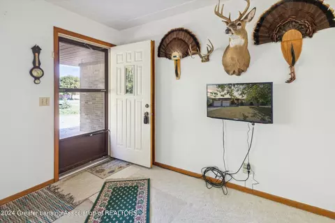 7041 W Howe Rd, Dewitt, MI 48820 photo 4