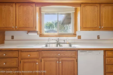 7041 W Howe Rd, Dewitt, MI 48820 photo 13