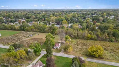 View/Area - 2558 Gilbert Rd, Lansing, MI 48911 photo 2 of 7