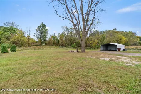 Exterior - 2558 Gilbert Rd, Lansing, MI 48911 photo 6 of 10