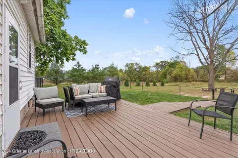 Exterior - 2558 Gilbert Rd, Lansing, MI 48911 photo 8 of 10