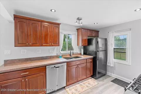 Kitchen - 2558 Gilbert Rd, Lansing, MI 48911 photo 1 of 2