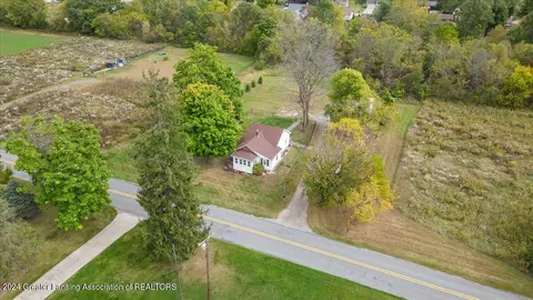 View/Area - 2558 Gilbert Rd, Lansing, MI 48911 photo 1 of 7
