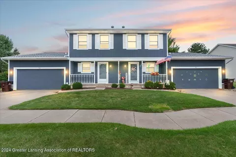 910-912 Registry Dr, Grand Ledge, MI 48837