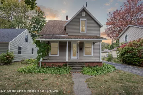 424 Johnson St, Charlotte, MI 48813