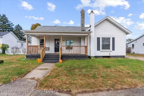 910 Hall St, Eaton Rapids, MI 48827