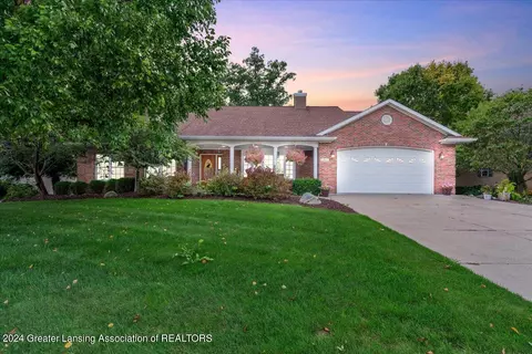 13618 Pearwood Dr, Dewitt, MI 48820