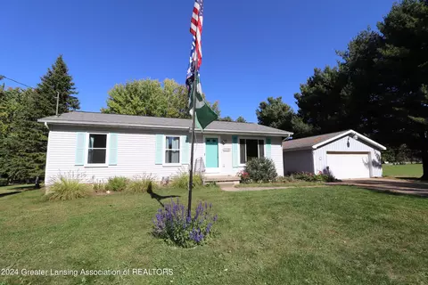 605 Mcclintock St, Laingsburg, MI 48848