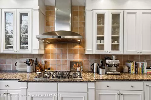 Kitchen - 7969 Ashbrook Dr, Haslett, MI 48840 photo 5 of 8