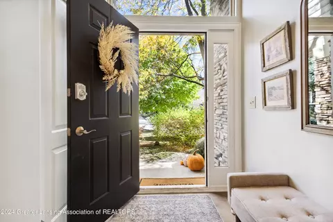 Entry Way - 7969 Ashbrook Dr, Haslett, MI 48840 photo 2 of 4