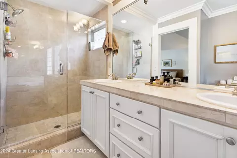 Bath - 7969 Ashbrook Dr, Haslett, MI 48840 photo 5 of 11