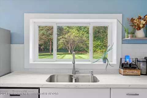 Kitchen - 14120 Myers Rd, Dewitt, MI 48820 photo 4 of 4