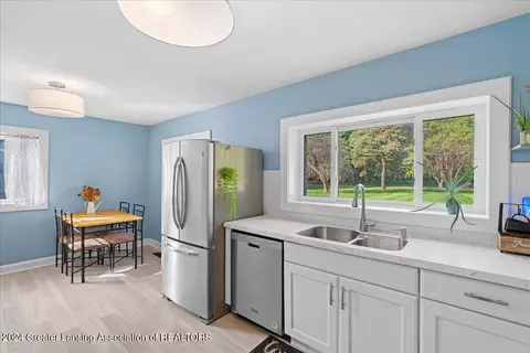 Kitchen - 14120 Myers Rd, Dewitt, MI 48820 photo 1 of 4