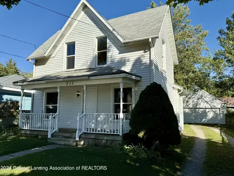 711 Randall St, Lansing, MI 48906