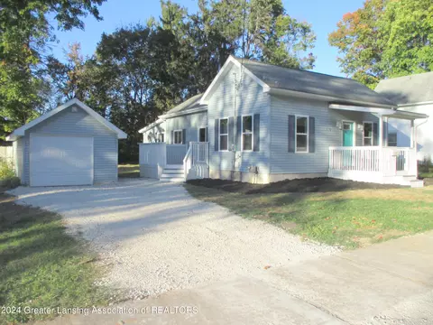 210 W Shaw St, Charlotte, MI 48813
