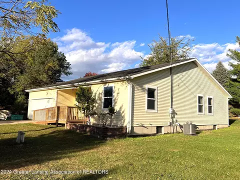 700 Lamb St, Perry, MI 48872 photo 2