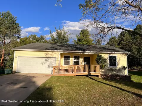 700 Lamb St, Perry, MI 48872