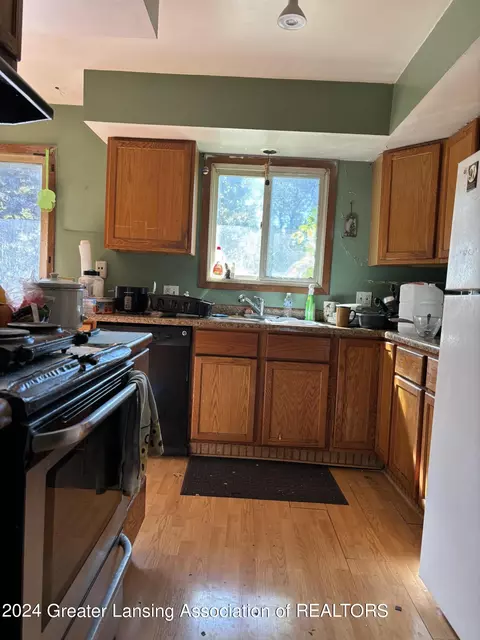 1530 E Stoll Rd, Lansing, MI 48906 photo 3