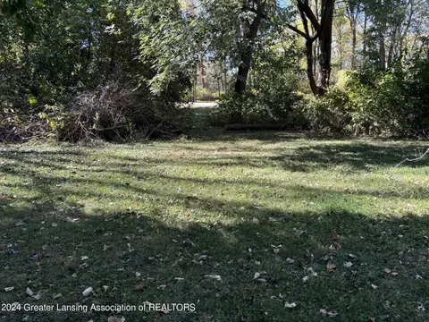 1530 E Stoll Rd, Lansing, MI 48906 photo 10