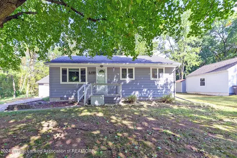 6399 W Lake Dr, Haslett, MI 48840
