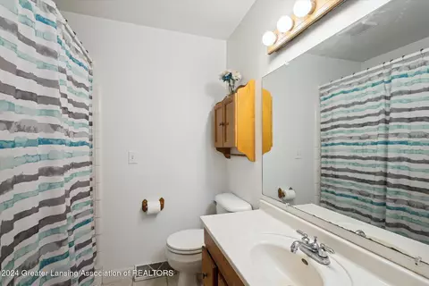 Bath - 8901 Seney Dr, Dimondale, MI 48821 photo 1 of 2