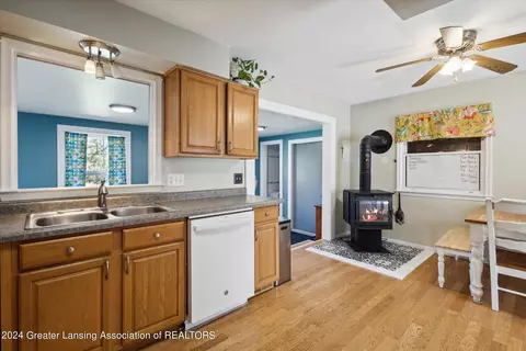 Kitchen - 8901 Seney Dr, Dimondale, MI 48821 photo 4 of 4