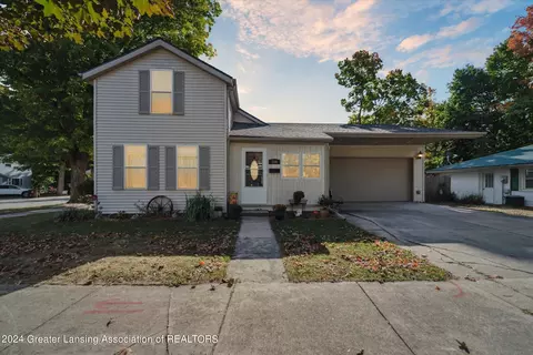 109 S Warren St, Portland, MI 48875
