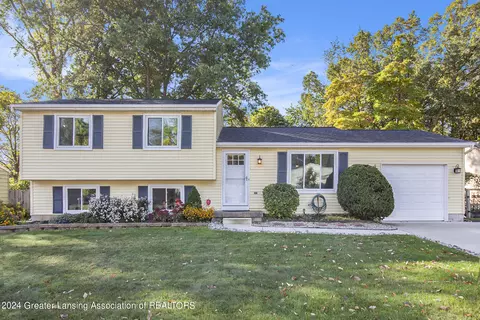 1841 Crest St, Haslett, MI 48840