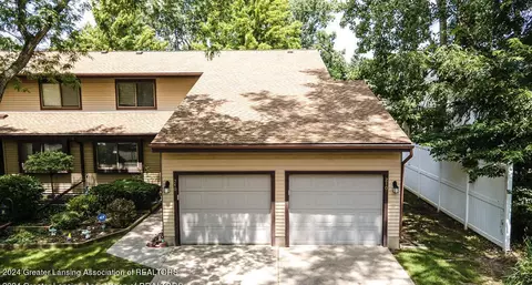 2105 Provincial House Drive Dr, Lansing, MI 48910