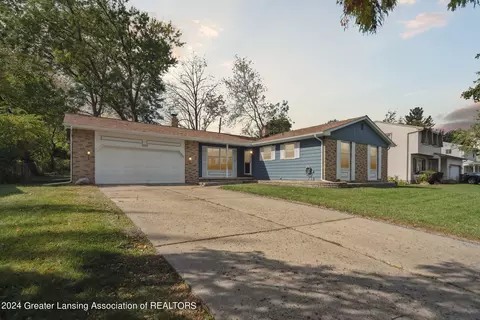 4108 Walton Dr, Lansing, MI 48910