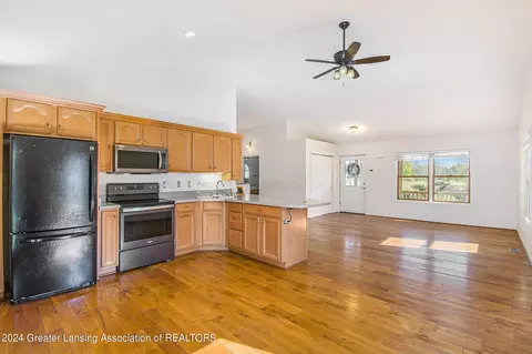 7789 Williams Rd, Lansing, MI 48911 photo 10