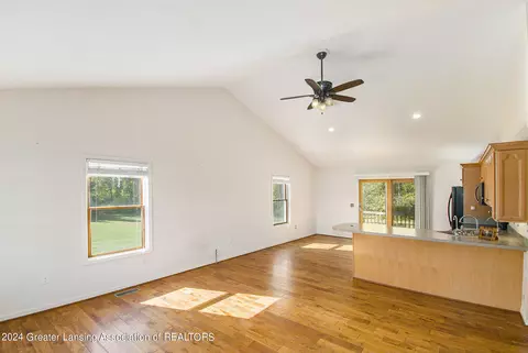 7789 Williams Rd, Lansing, MI 48911 photo 4