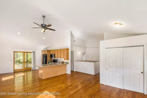 7789 Williams Rd, Lansing, MI 48911 photo 5